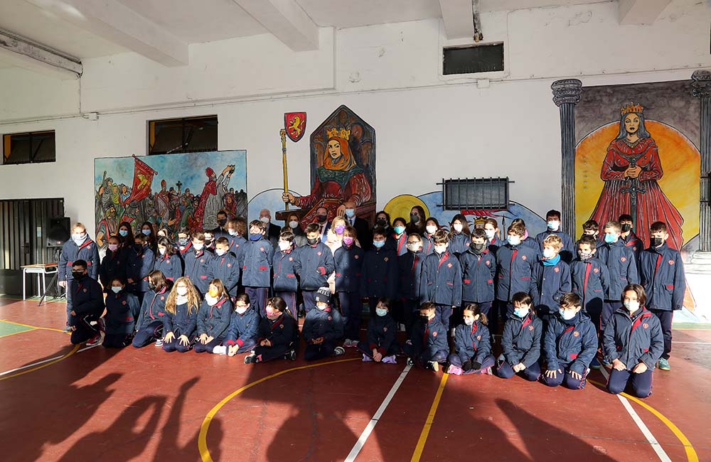 El Colegio Leonés presenta los murales dedicados al Reino de León
