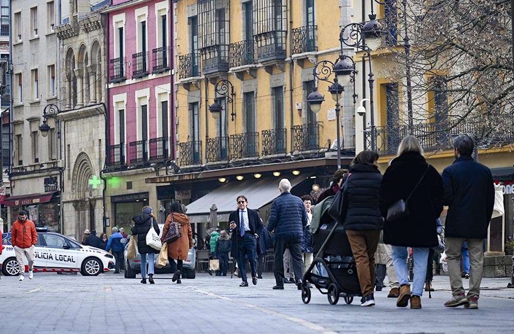 Gente en León